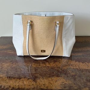 Women hand bag, Lauren. White in good condition.